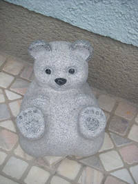 Bärenskulptur (Granit) um € 145.-- (inkl. MwSt.)